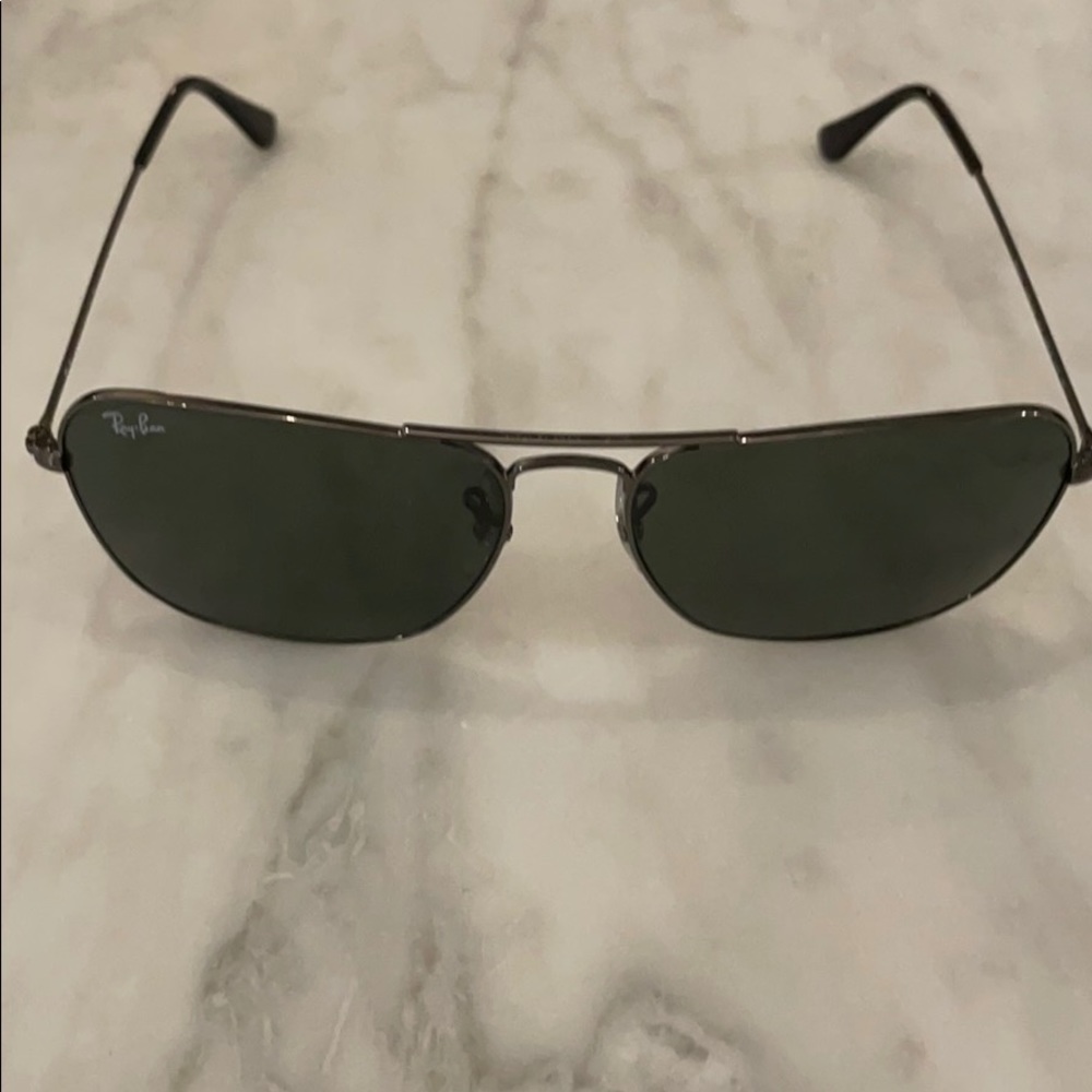 COPY - Rayban: caravan sunglasses comes with case